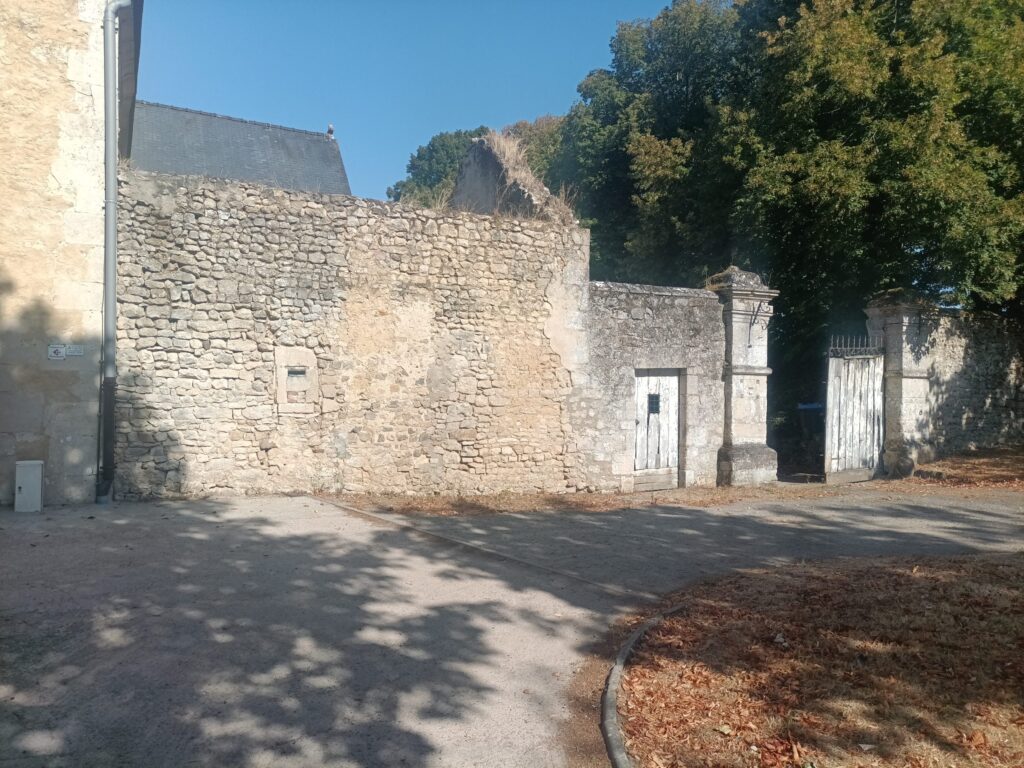 Arrivée à St-Rémi du Val chez des amis scouts de Jean-Baudouin.