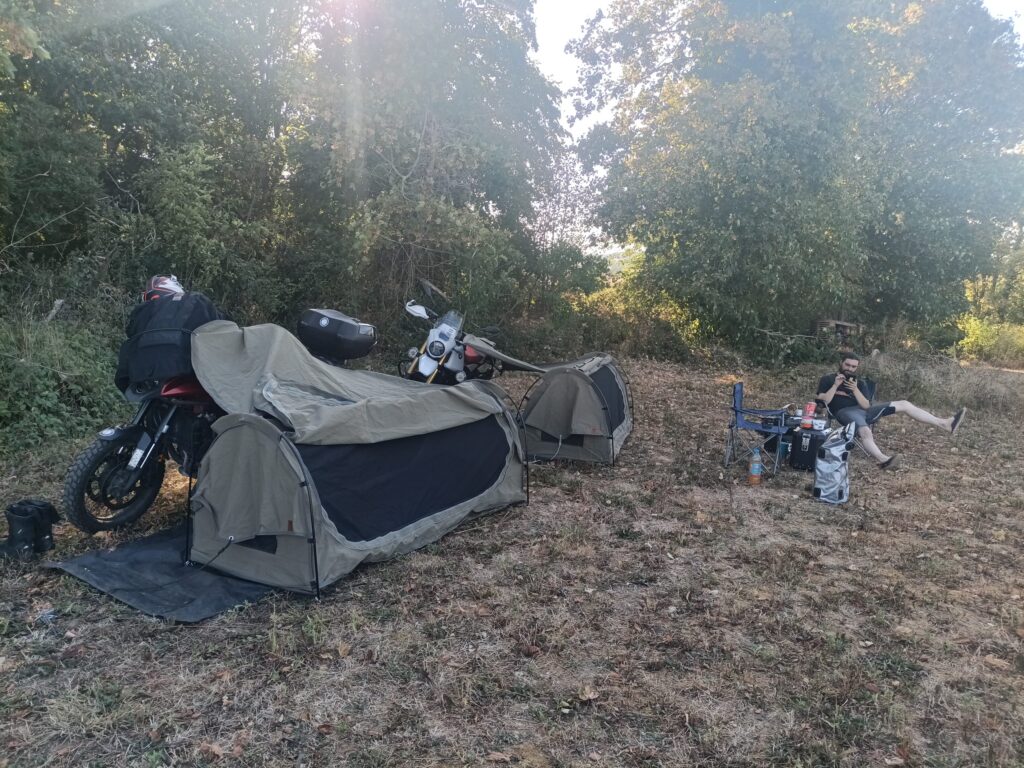 Le campement dans le champs